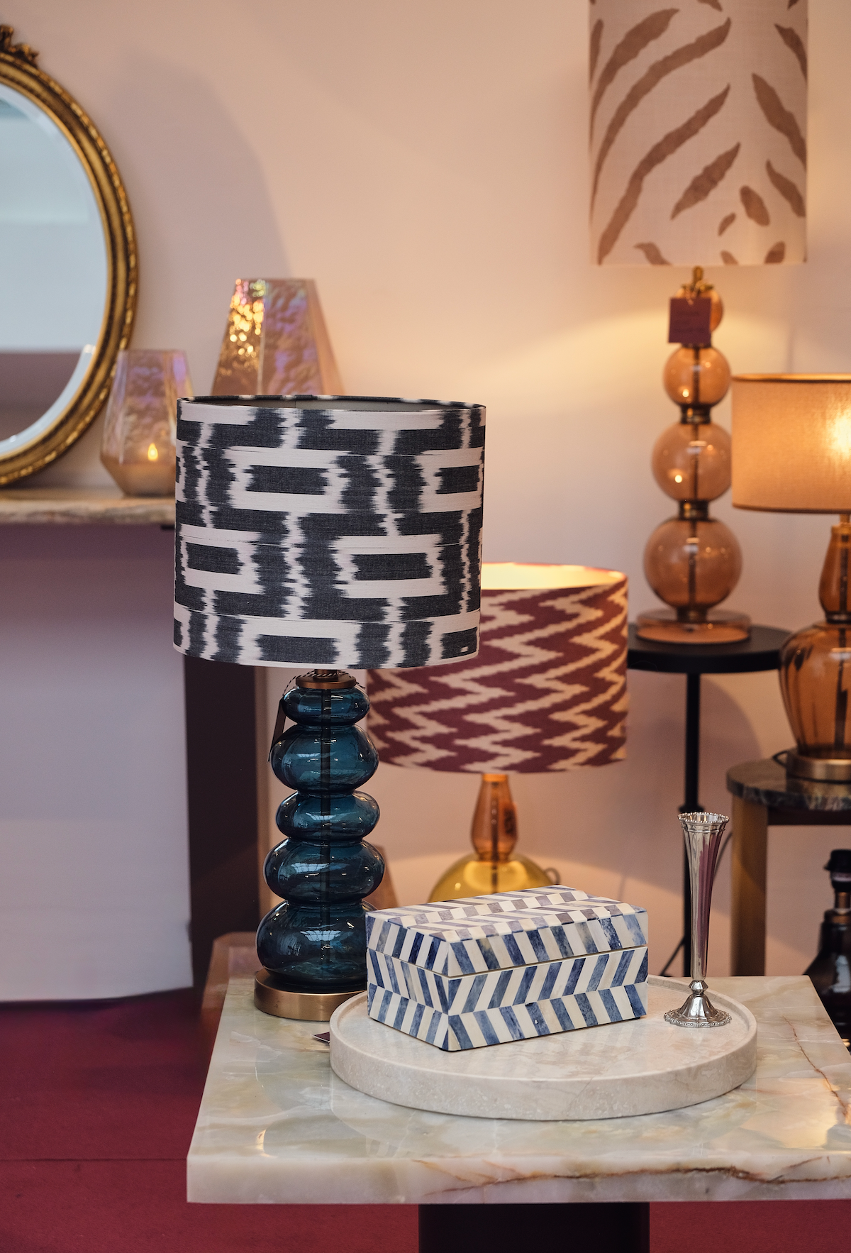 Sfeerfoto lamp voet glas gekleurd